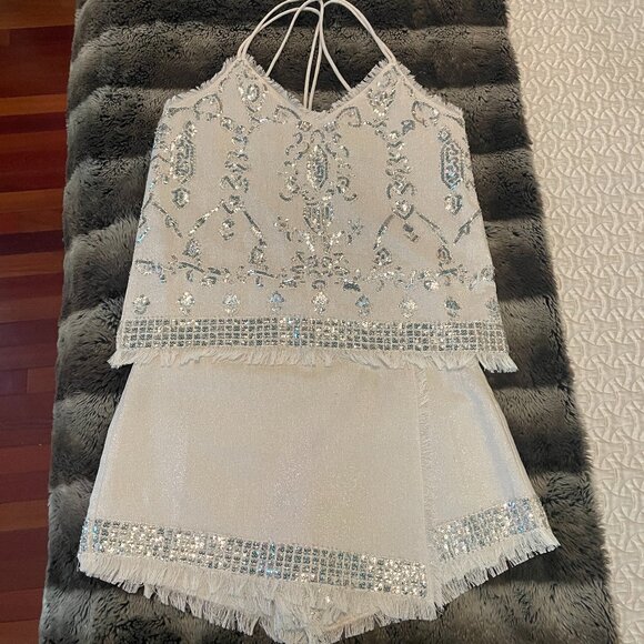NWT Endless Rose Iridescent Silver/White 2-Piece (Size Small Top & Med Skort)